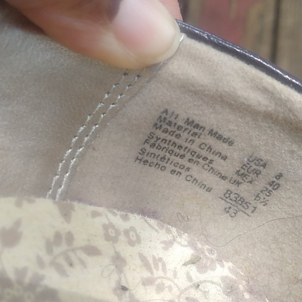 American Eagle - Picture 3 of 4
